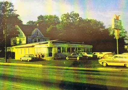 Dutch's Diner, Horsham, photographed in the 1960s with period cars in the lot